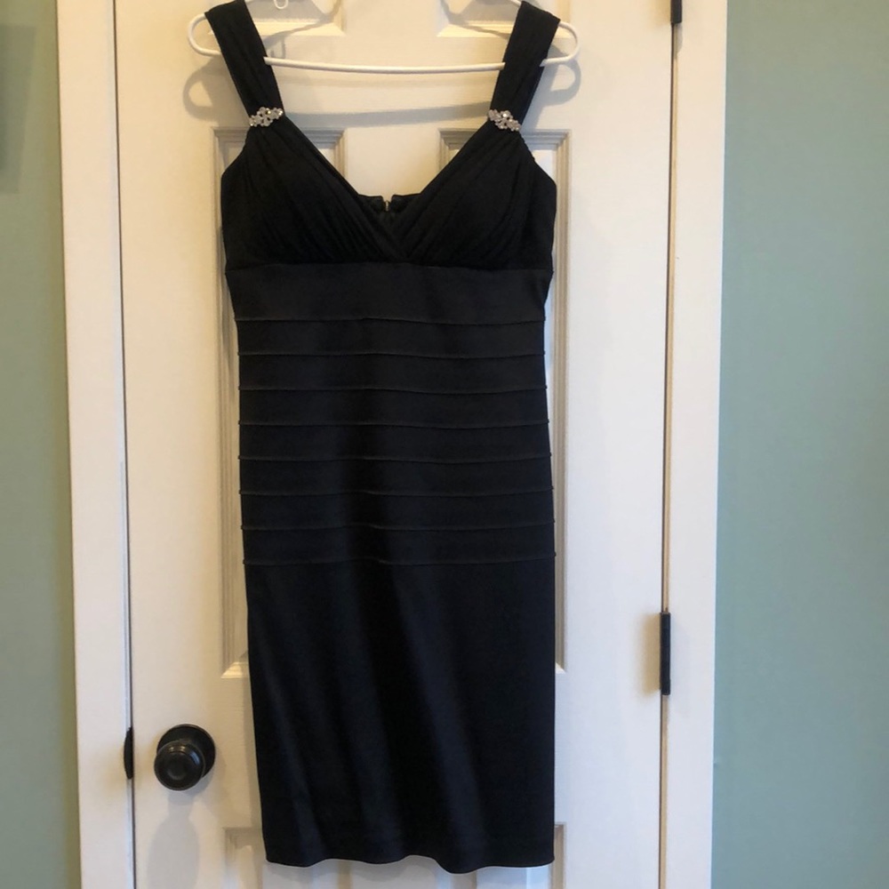 Xscape by Joanna Chen Little Black Cocktail Dress Rhinestone Trim Size 10